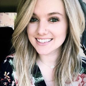 Meet your Posher, Raquelle